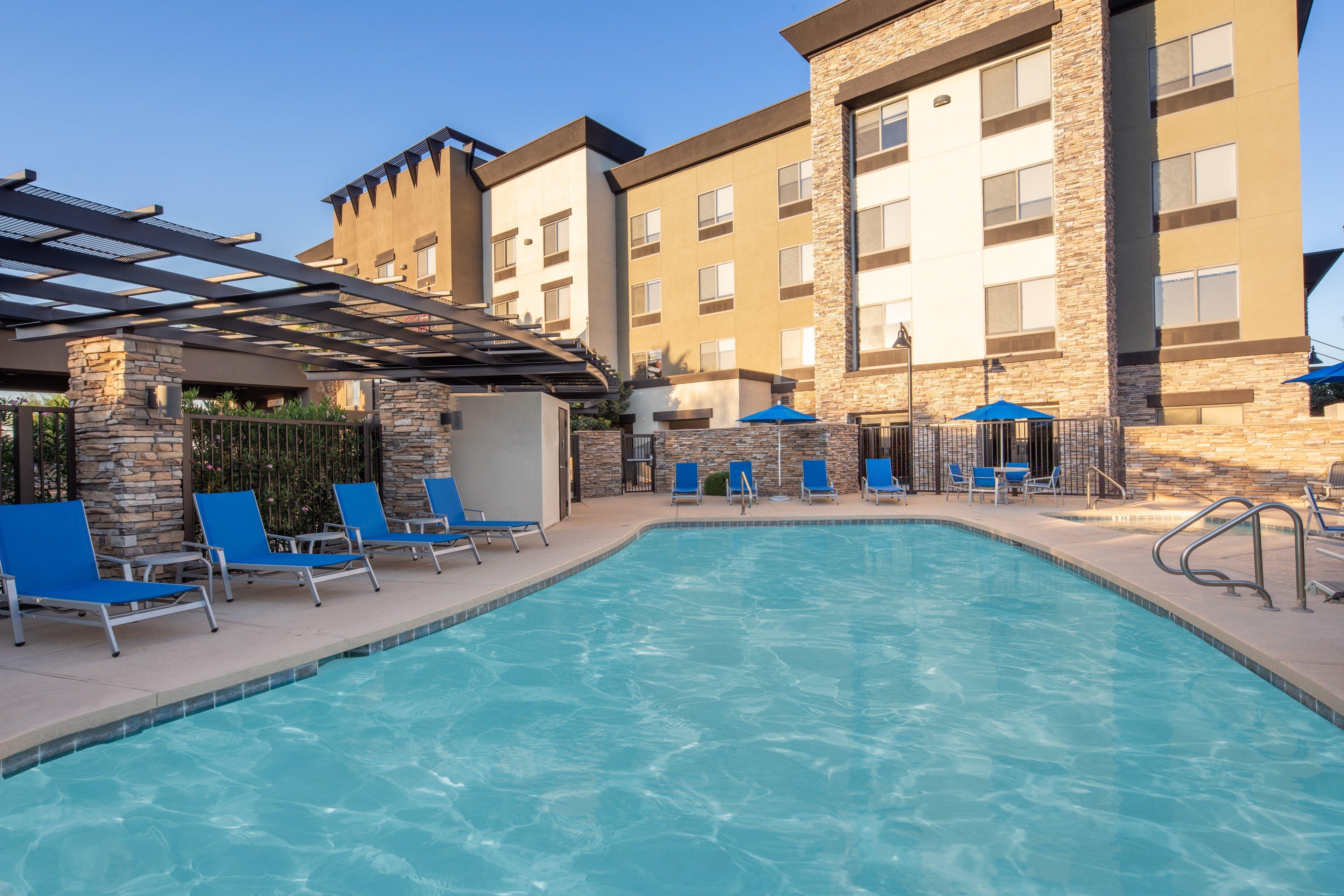 Holiday Inn Express Surprise By Ihg Exterior photo